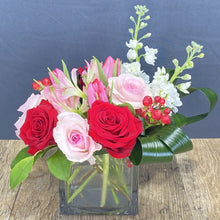 Load image into Gallery viewer, Sweetheart Bouquet