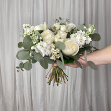 Lade das Bild in den Galerie-Viewer, Loose & Airy Bouquet - The Blooming Idea