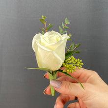 Load image into Gallery viewer, Boutonnieres - The Blooming Idea