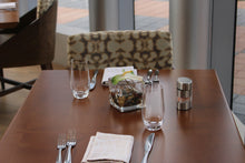 Charger l&#39;image dans la galerie, Restaurant &amp; Bar - The Blooming Idea Florst - The Woodlands, Texas
